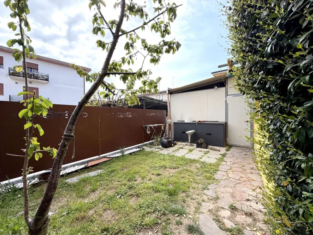 Apartament z ogrodem i garażem w Rosolina (Veneto), zdjęcie 12
